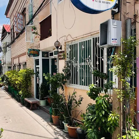 Ricos Honey Place Guesthouse